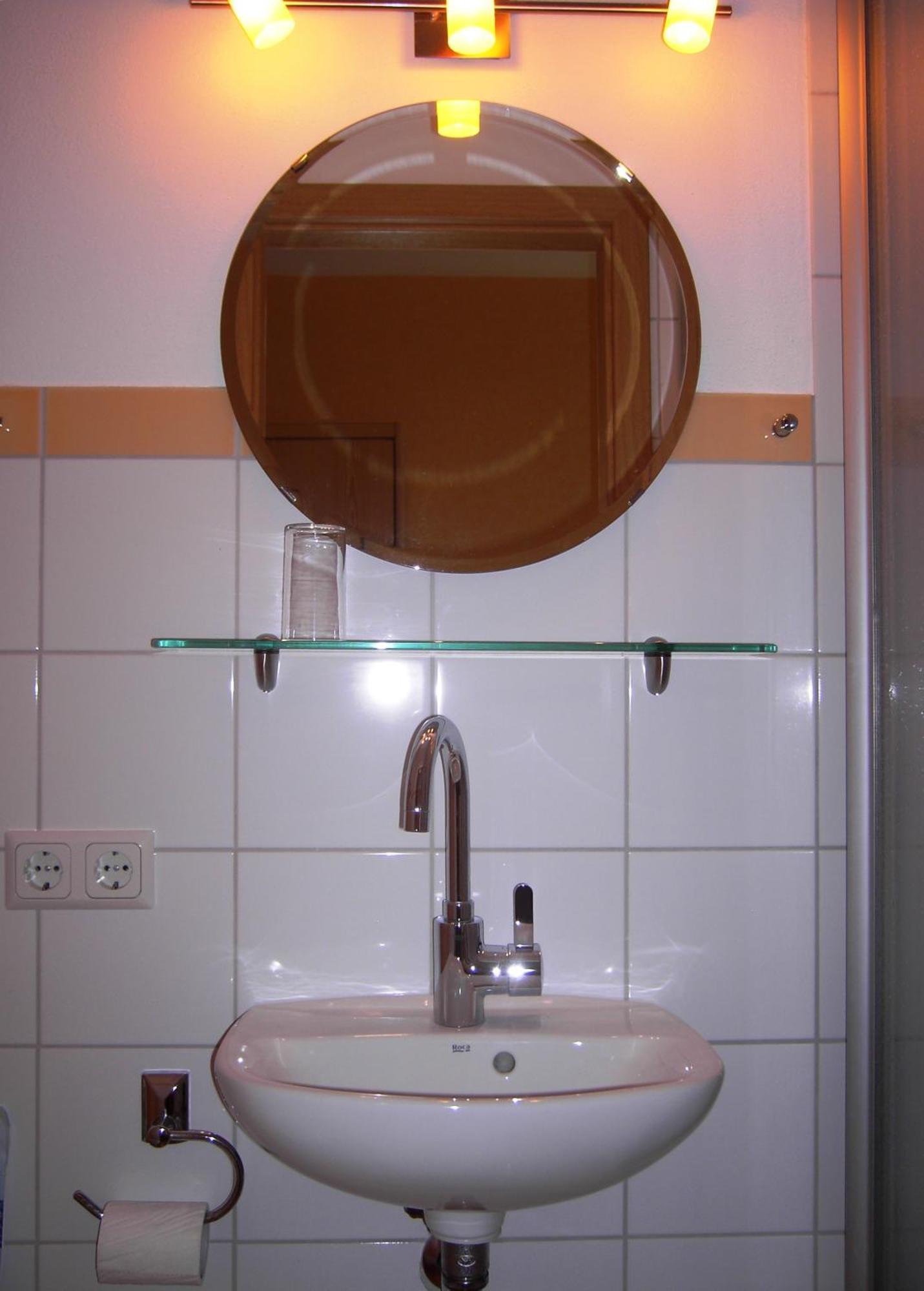 Weinstube Pension Moselbluemchen เซลทิงเงน-อาคทิก ภายนอก รูปภาพ