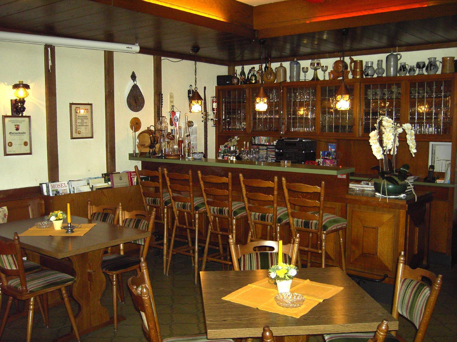 Weinstube Pension Moselbluemchen เซลทิงเงน-อาคทิก ภายนอก รูปภาพ