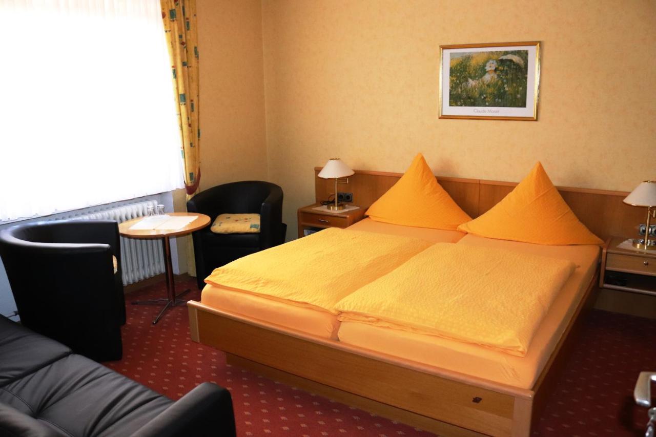 Weinstube Pension Moselbluemchen เซลทิงเงน-อาคทิก ภายนอก รูปภาพ